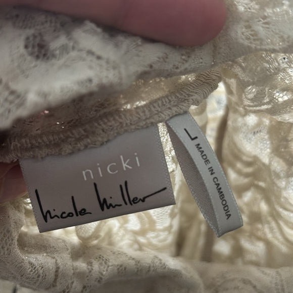 Nicole Miller Lace turtle Neck Long sleeve top - Picture 4 of 4